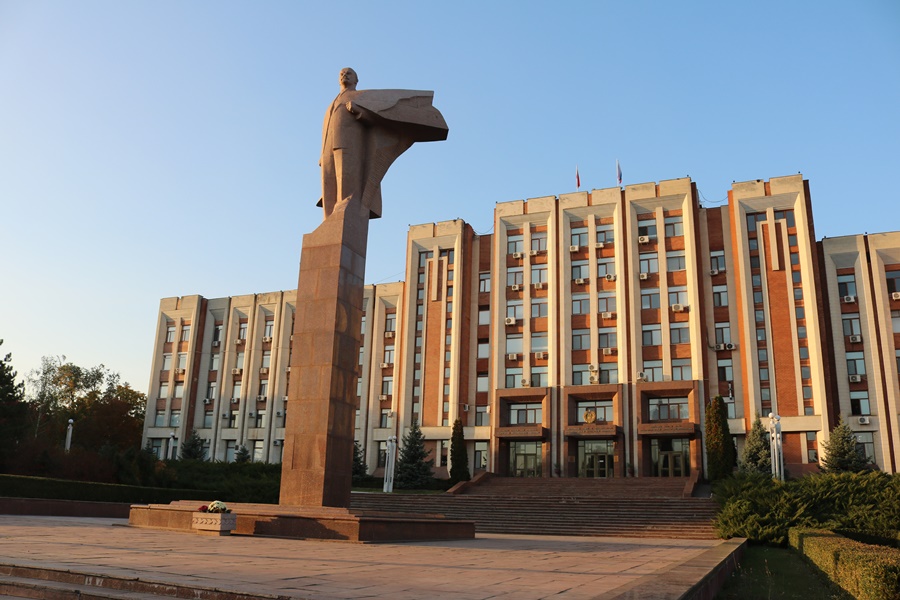 Chasing Lenin – The Moldova Edition